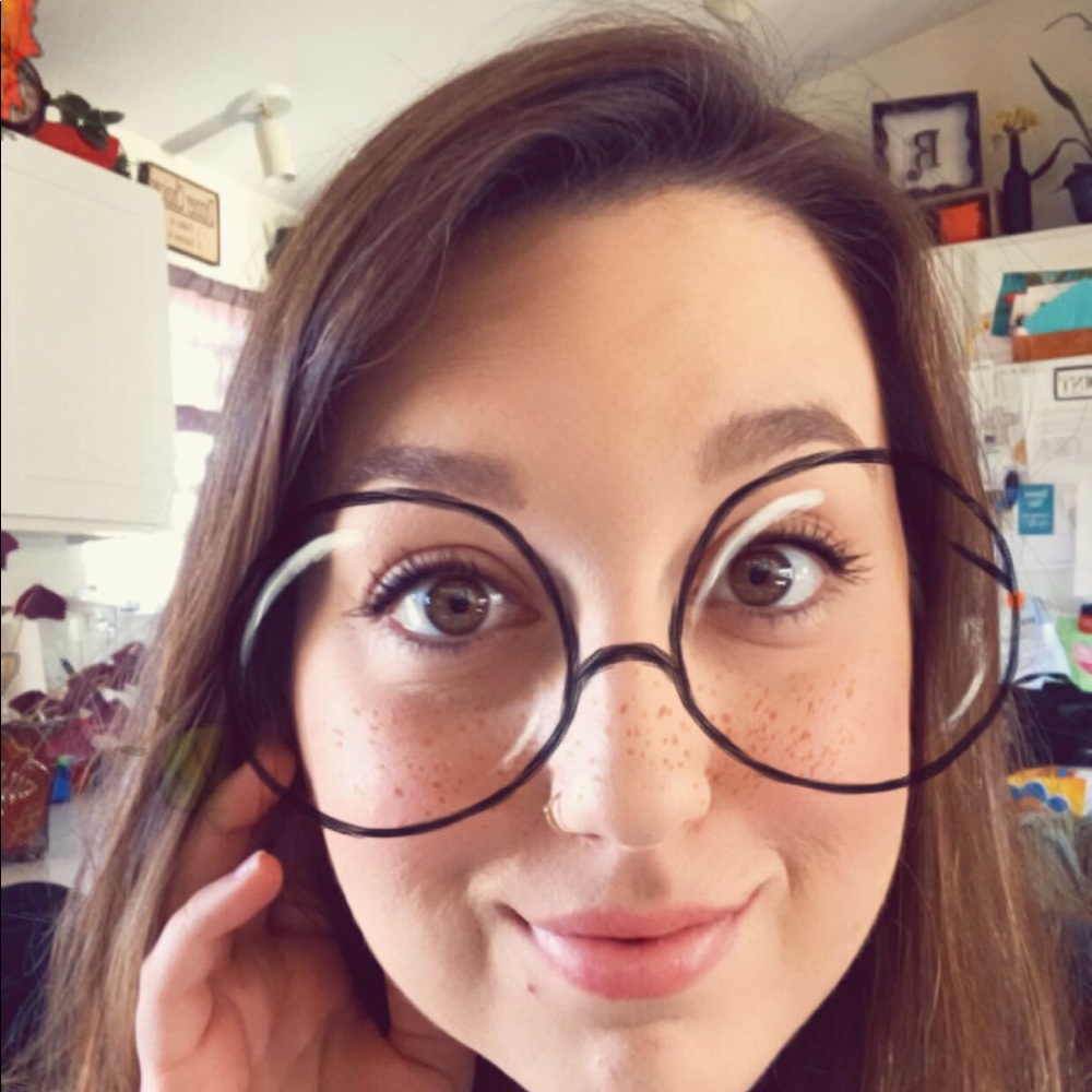 Meet your Posher, Ivy